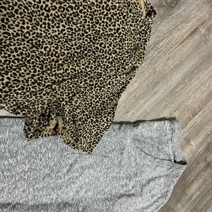 2 basic tees in XXL (Old Navy & Universal Thread)